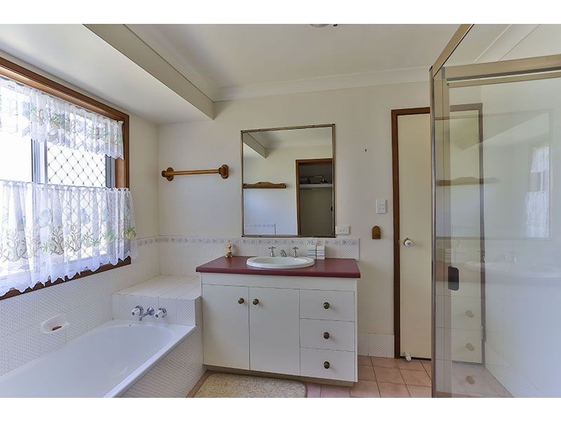 8 Danica Court, Kearneys Spring QLD 4350