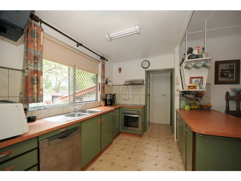 13 West Street, Newtown QLD 4350