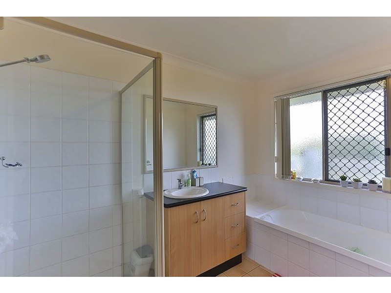 22 McShane Drive, Mount Kynoch QLD 4350