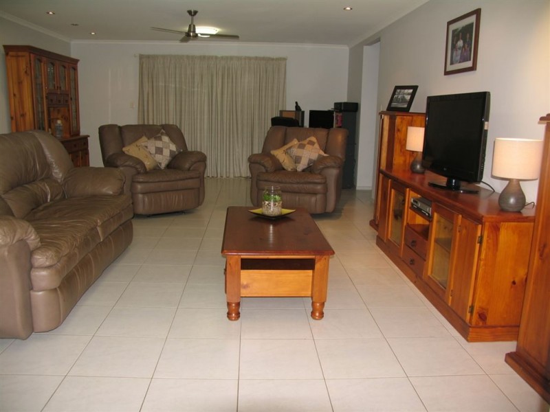42 Ashford Drive, Wyreema QLD 4352