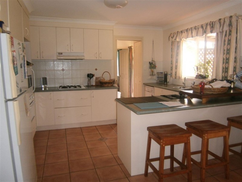 6 Hennenlotter Court, Kearneys Spring QLD 4350