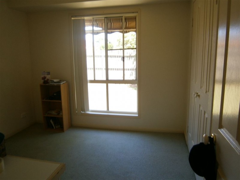 6 Hennenlotter Court, Kearneys Spring QLD 4350