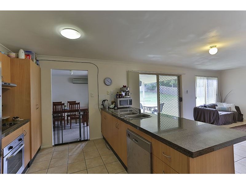 22 McShane Drive, Mount Kynoch QLD 4350