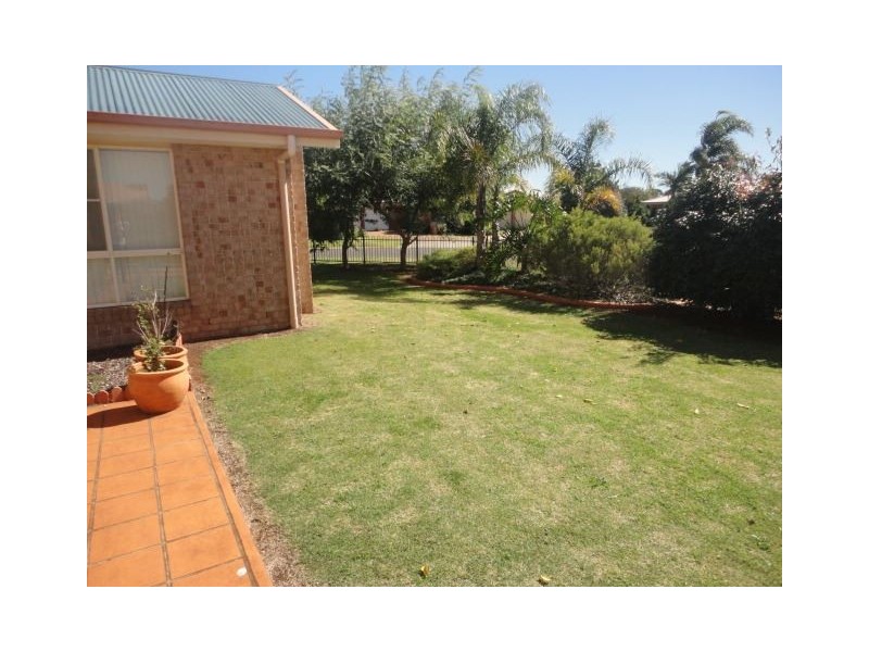 6 Hennelotter Court, Kearneys Spring QLD 4350