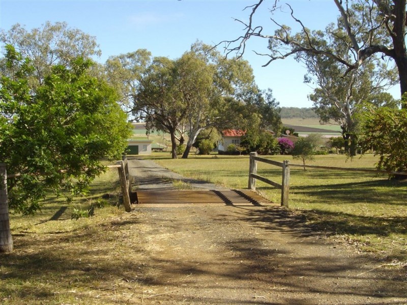 387 Back Plains Road, Felton QLD 4358