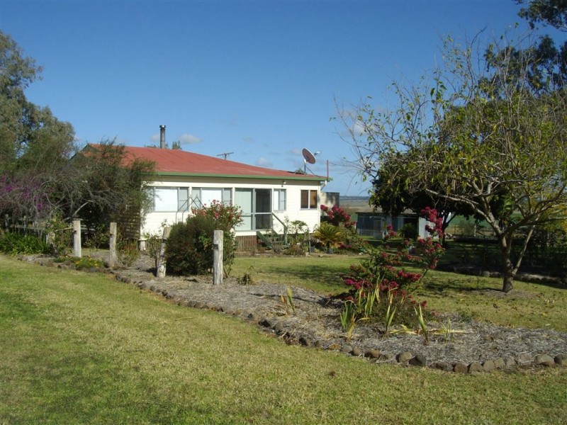 387 Back Plains Road, Felton QLD 4358