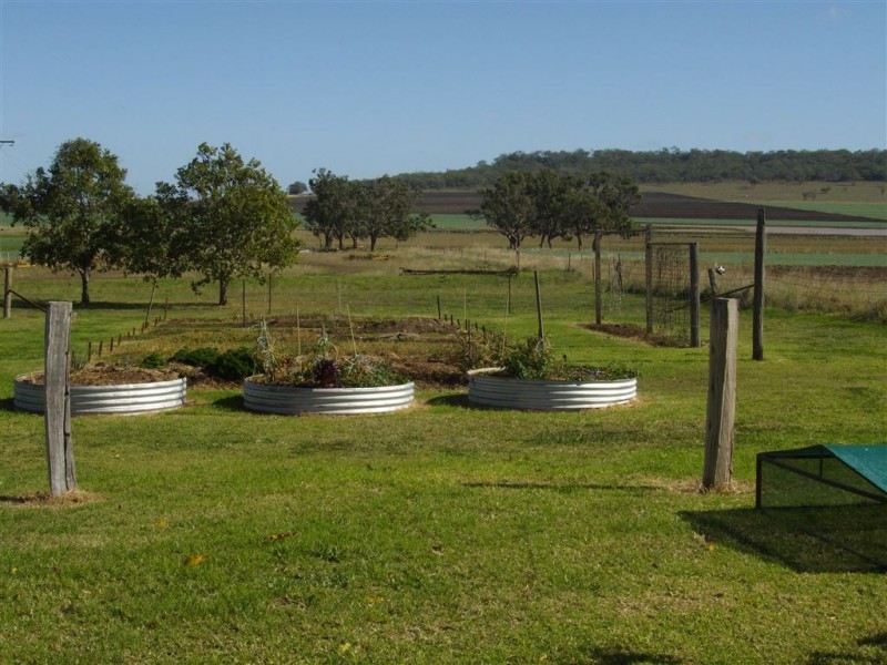 387 Back Plains Road, Felton QLD 4358