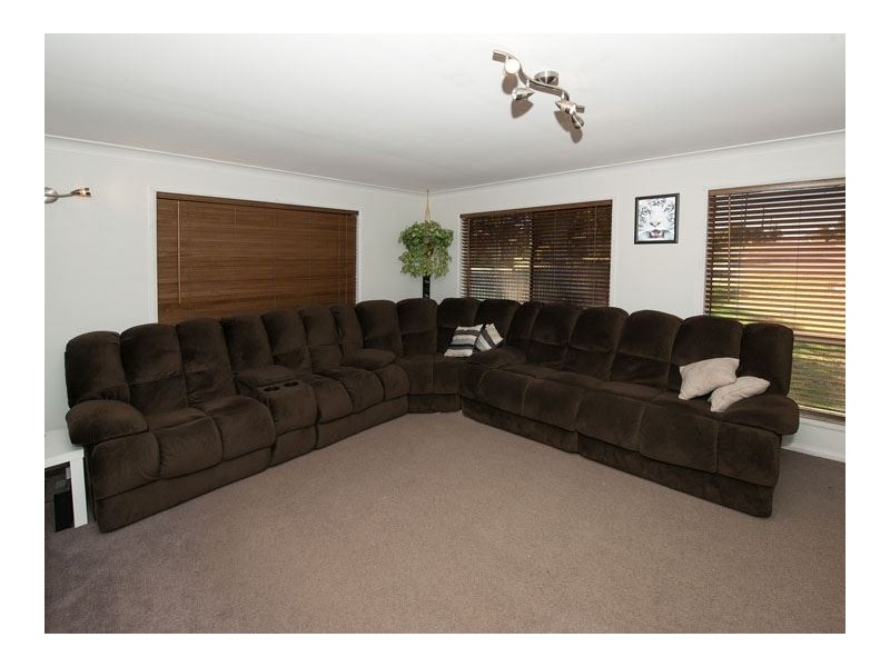 24 Stratford Drive, Wyreema QLD 4352