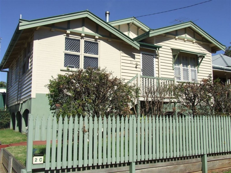 2c Cumming Street, North Toowoomba QLD 4350