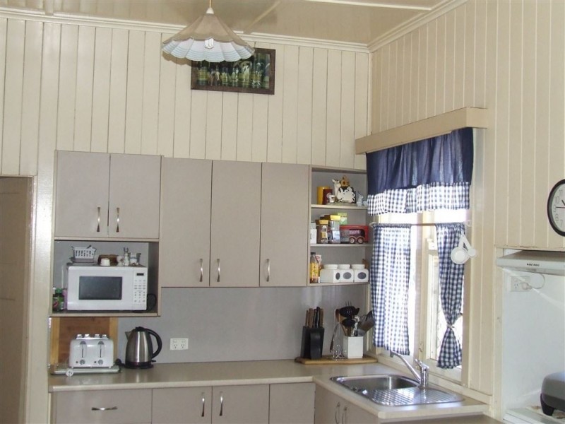 2c Cumming Street, North Toowoomba QLD 4350