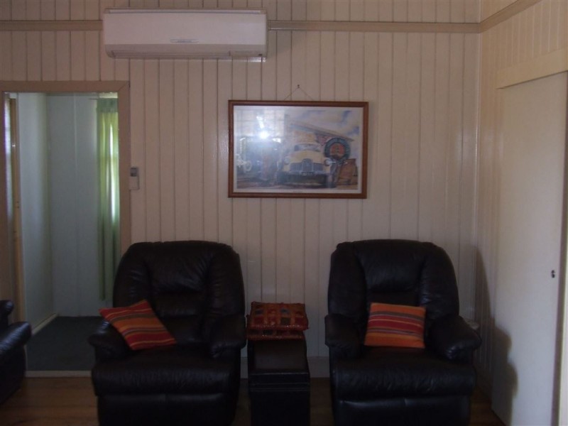 2c Cumming Street, North Toowoomba QLD 4350