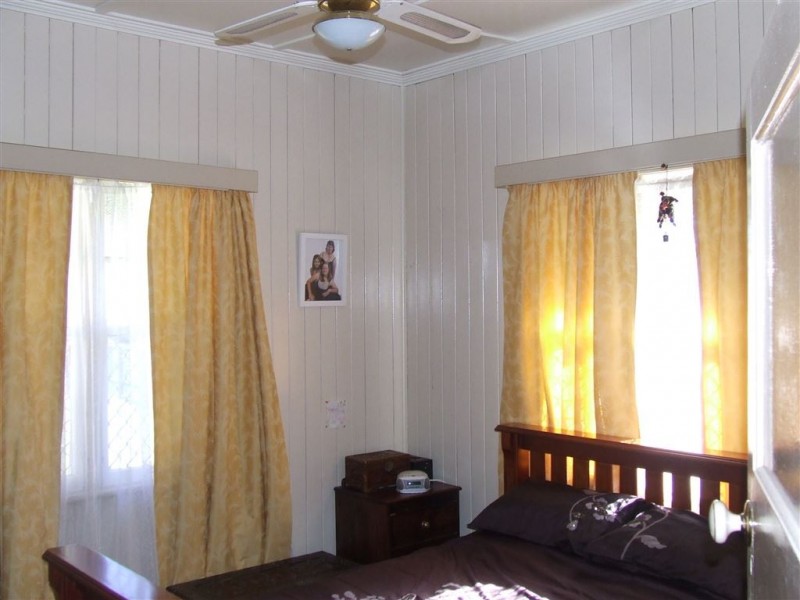 2c Cumming Street, North Toowoomba QLD 4350