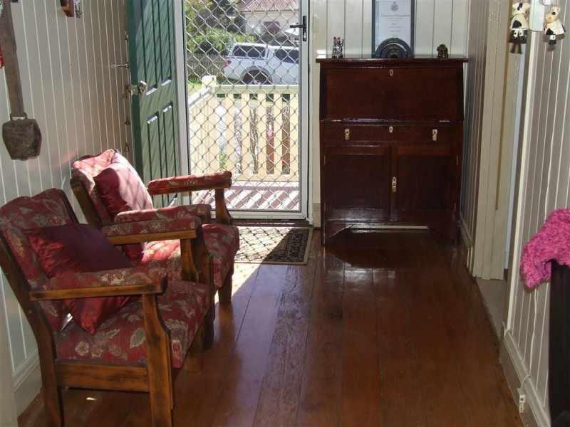 2c Cumming Street, North Toowoomba QLD 4350