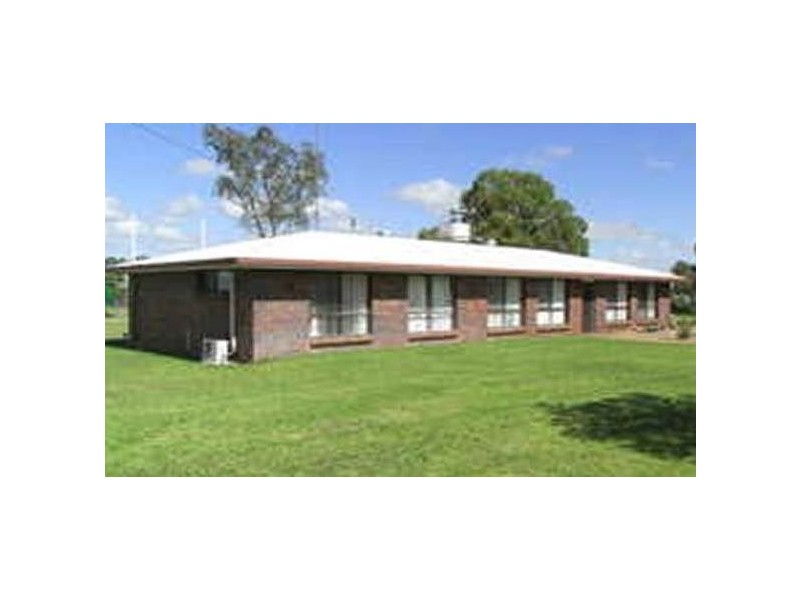 48 Railway Street, Cambooya QLD 4358