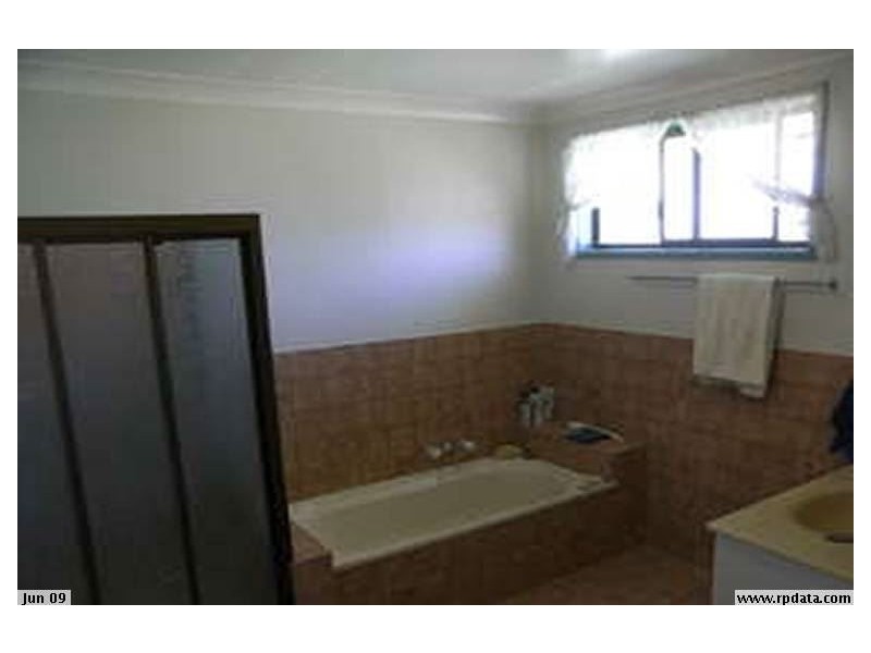 48 Railway Street, Cambooya QLD 4358