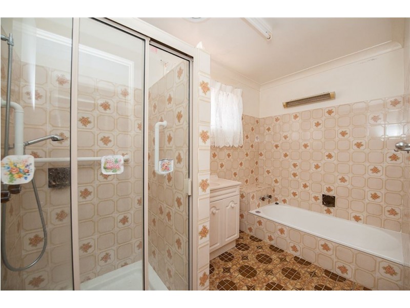 16 Hazel Street, Centenary Heights QLD 4350