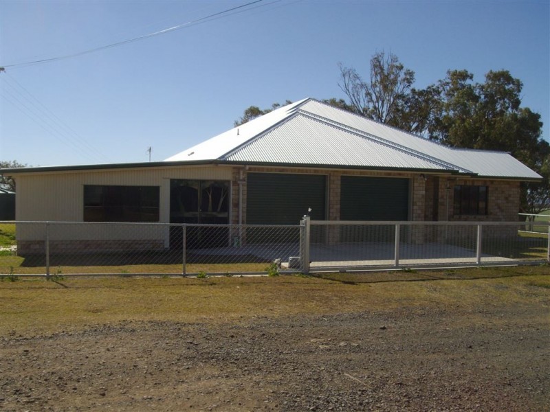 102 Crighton Road, Biddeston QLD 4401