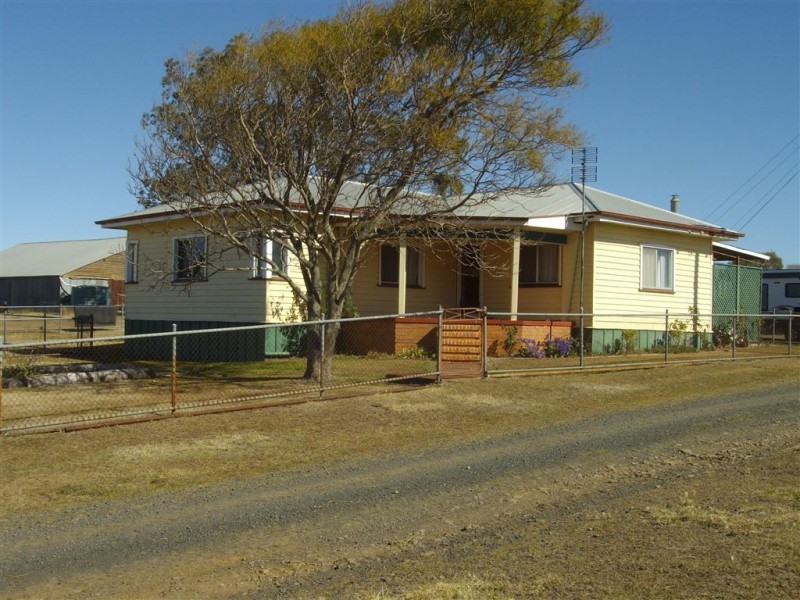 102 Crighton Road, Biddeston QLD 4401