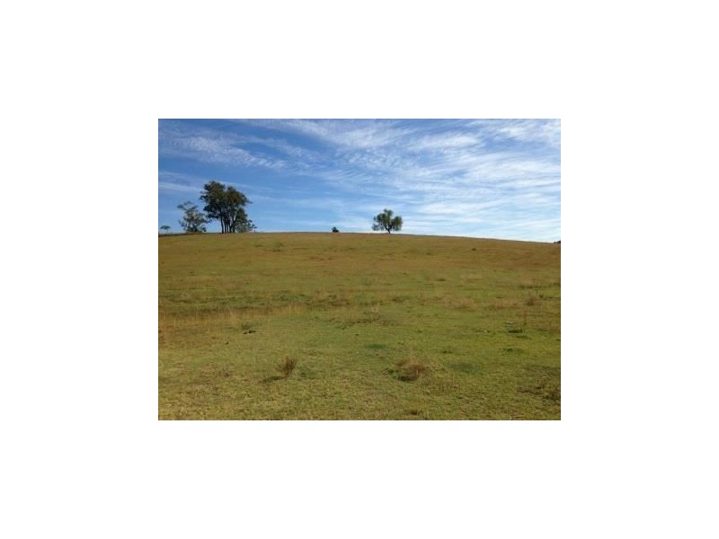 8 Moon Rd, Forest Hill QLD 4342