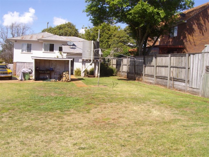 167 North Street, Rockville QLD 4350