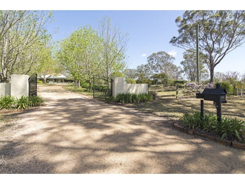 1022 Preston Boundary Rd, Preston QLD 4352