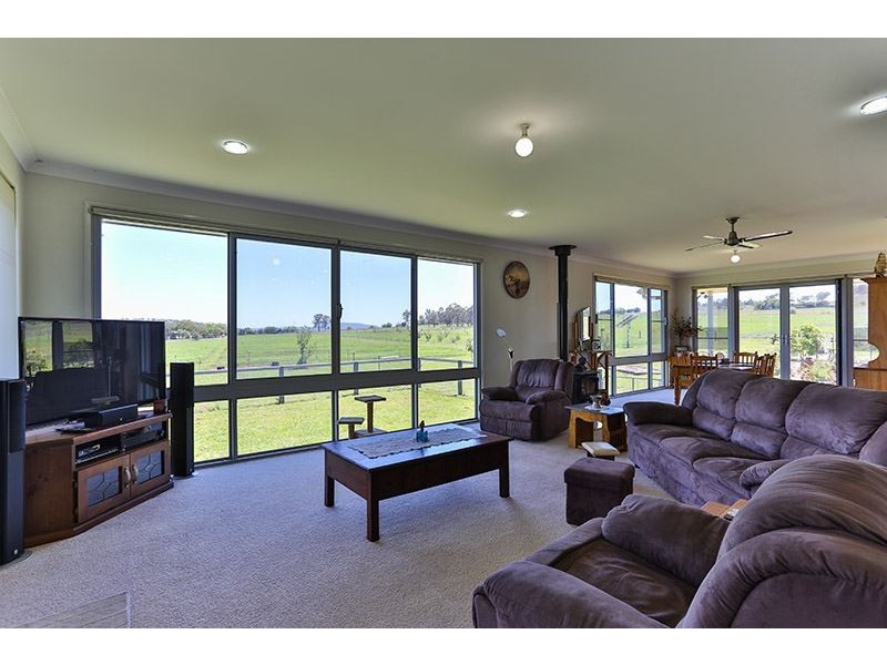 76 Ramsay Road, Cambooya QLD 4358