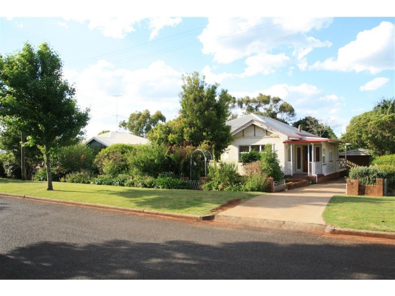 41 Wallace Street, Newtown QLD 4350