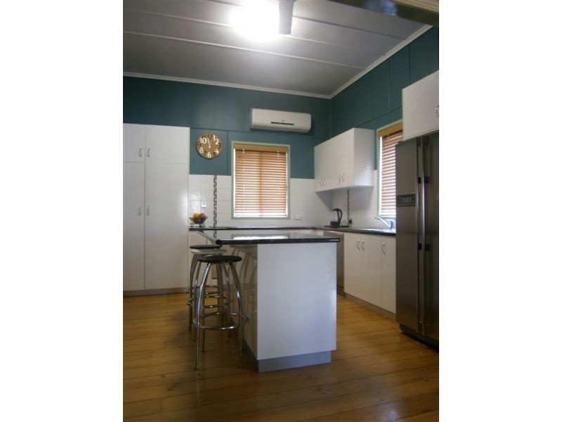 41 Wallace Street, Newtown QLD 4350