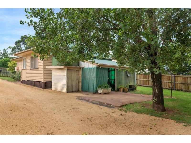 48-50 Rob Street, Newtown QLD 4350