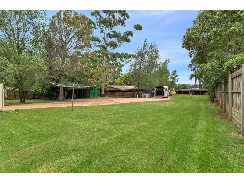 48-50 Rob Street, Newtown QLD 4350