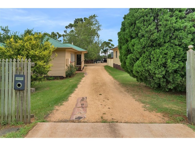 48-50 Rob Street, Newtown QLD 4350