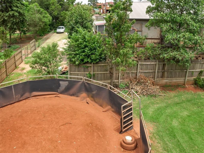 48-50 Rob Street, Newtown QLD 4350