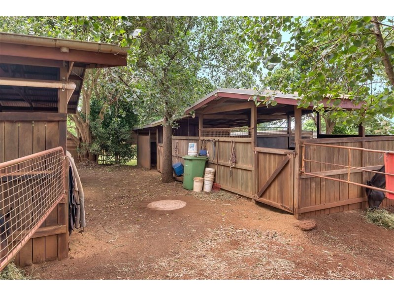 48-50 Rob Street, Newtown QLD 4350