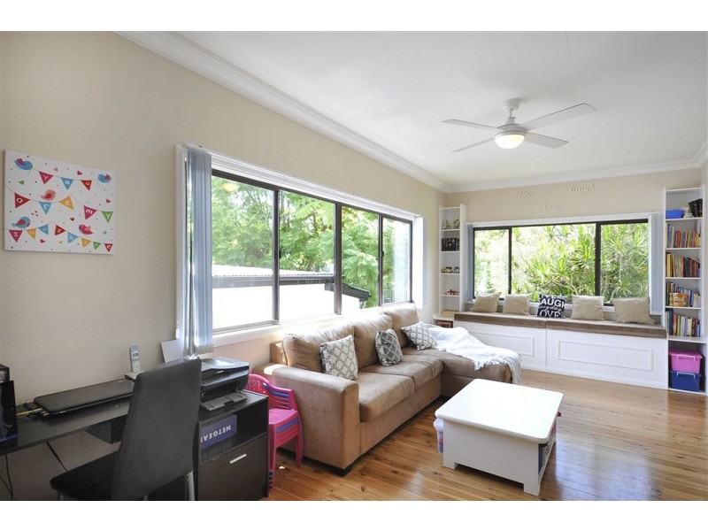 229 West Street, Harristown QLD 4350