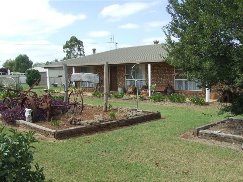 17 Creek Street, Cambooya QLD 4358