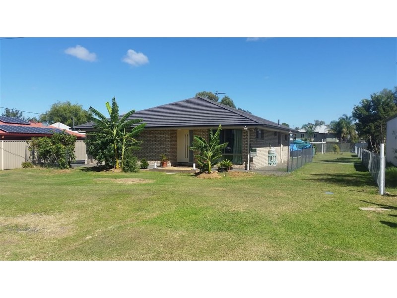 8 Railway Street, Cambooya QLD 4358
