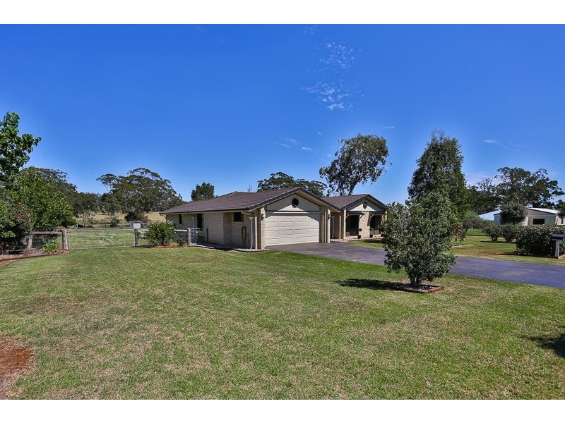 3 Mercedes Drive, Highfields QLD 4352