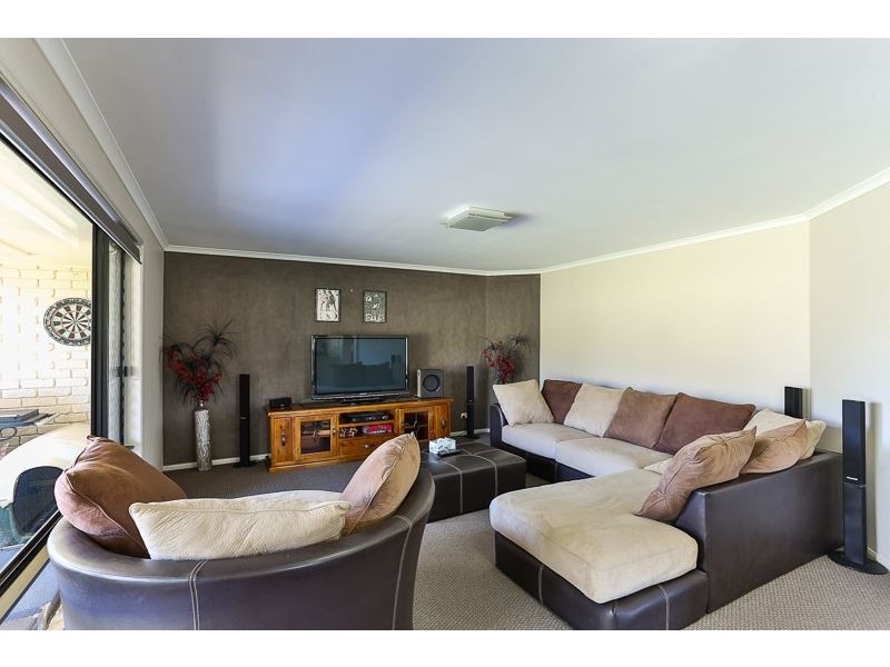 3 Mercedes Drive, Highfields QLD 4352