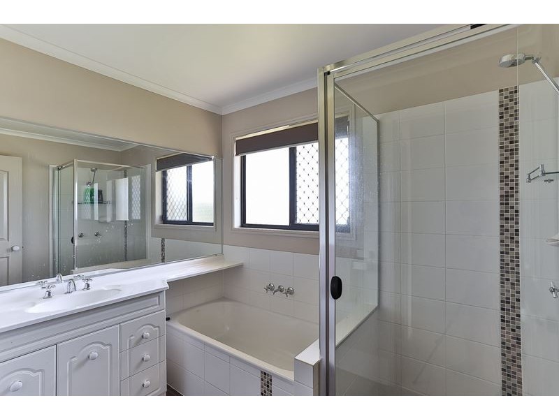 3 Mercedes Drive, Highfields QLD 4352