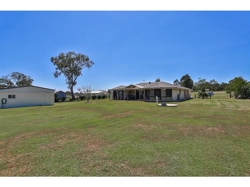 3 Mercedes Drive, Highfields QLD 4352