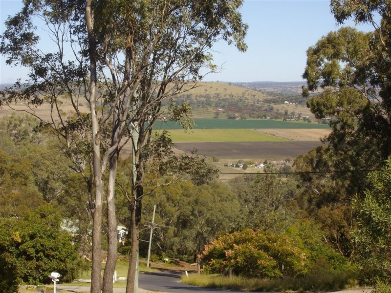 21 Rowland Court, Gowrie Mountain QLD 4350