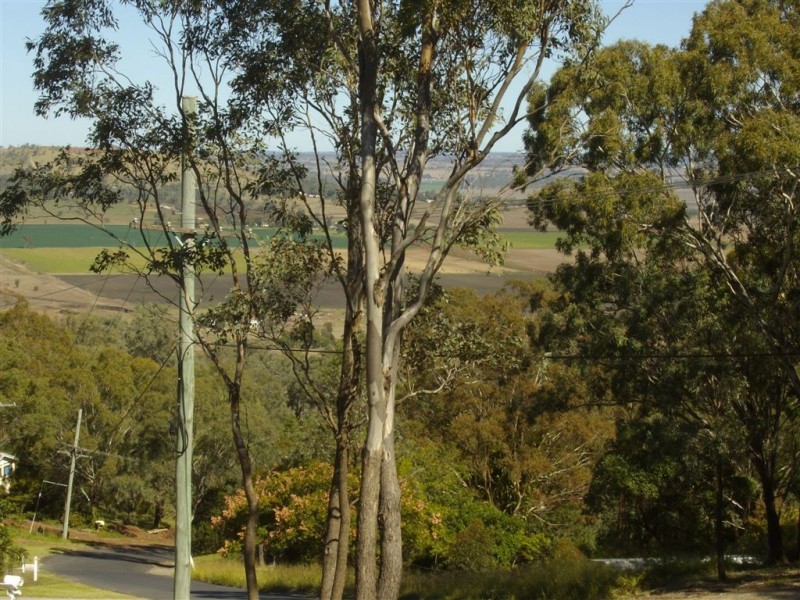21 Rowland Court, Gowrie Mountain QLD 4350
