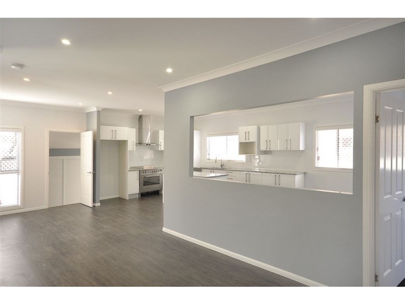 11 Buckland Street, Harristown QLD 4350