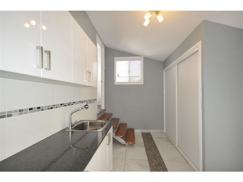 11 Buckland Street, Harristown QLD 4350