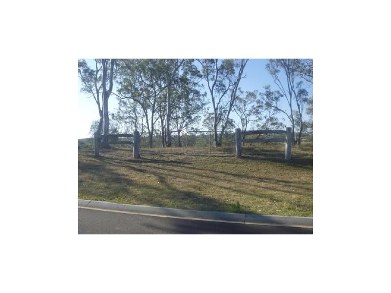 10 Claudia Court, Top Camp QLD 4350