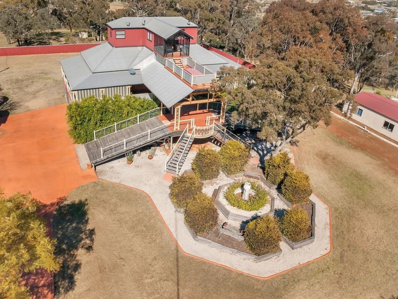 12 Hillview Court, Top Camp QLD 4350