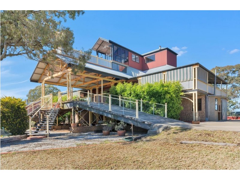 12 Hillview Court, Top Camp QLD 4350