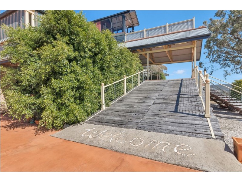 12 Hillview Court, Top Camp QLD 4350