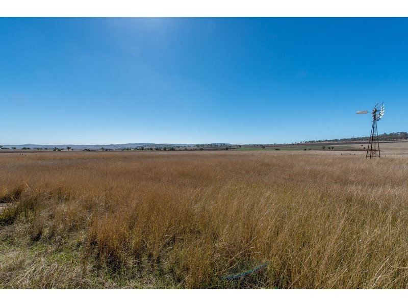 13945 New England Highway, Greenmount East QLD 4359