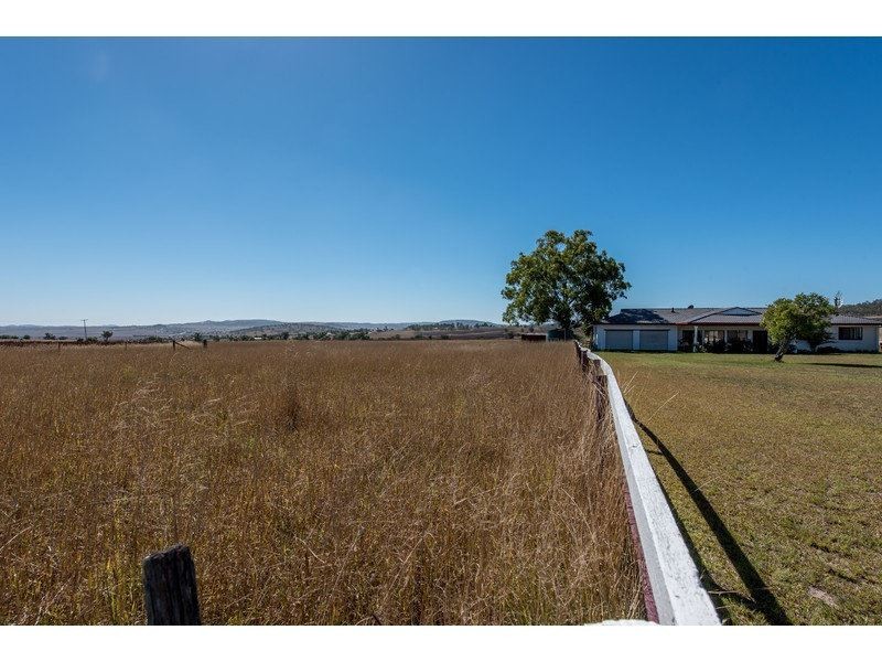 13945 New England Highway, Greenmount East QLD 4359